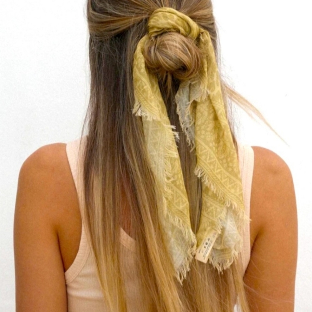 HOLIDAY SALE 🌲 NWT Wild Thing Head Scarf - Picture 2 of 9